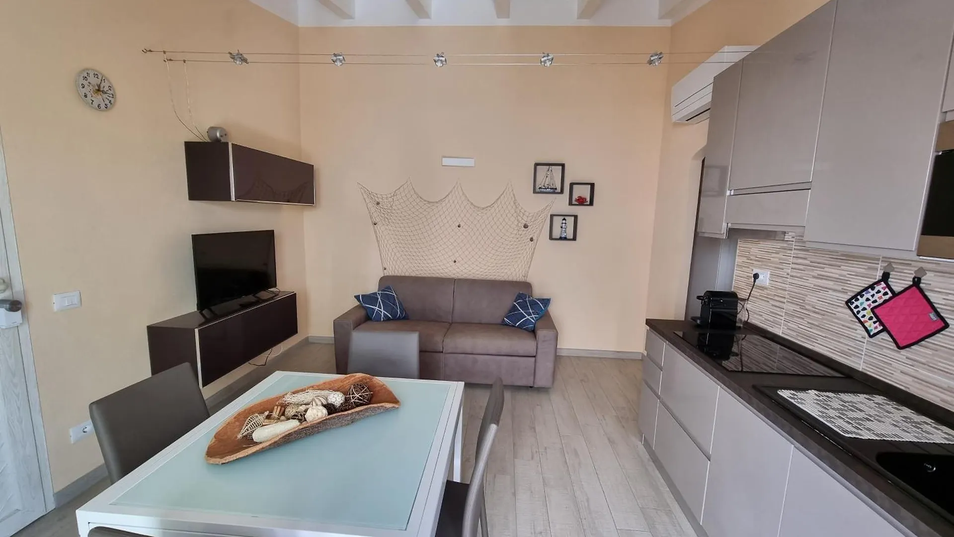 Residence La Marina 罗萨岛 意大利