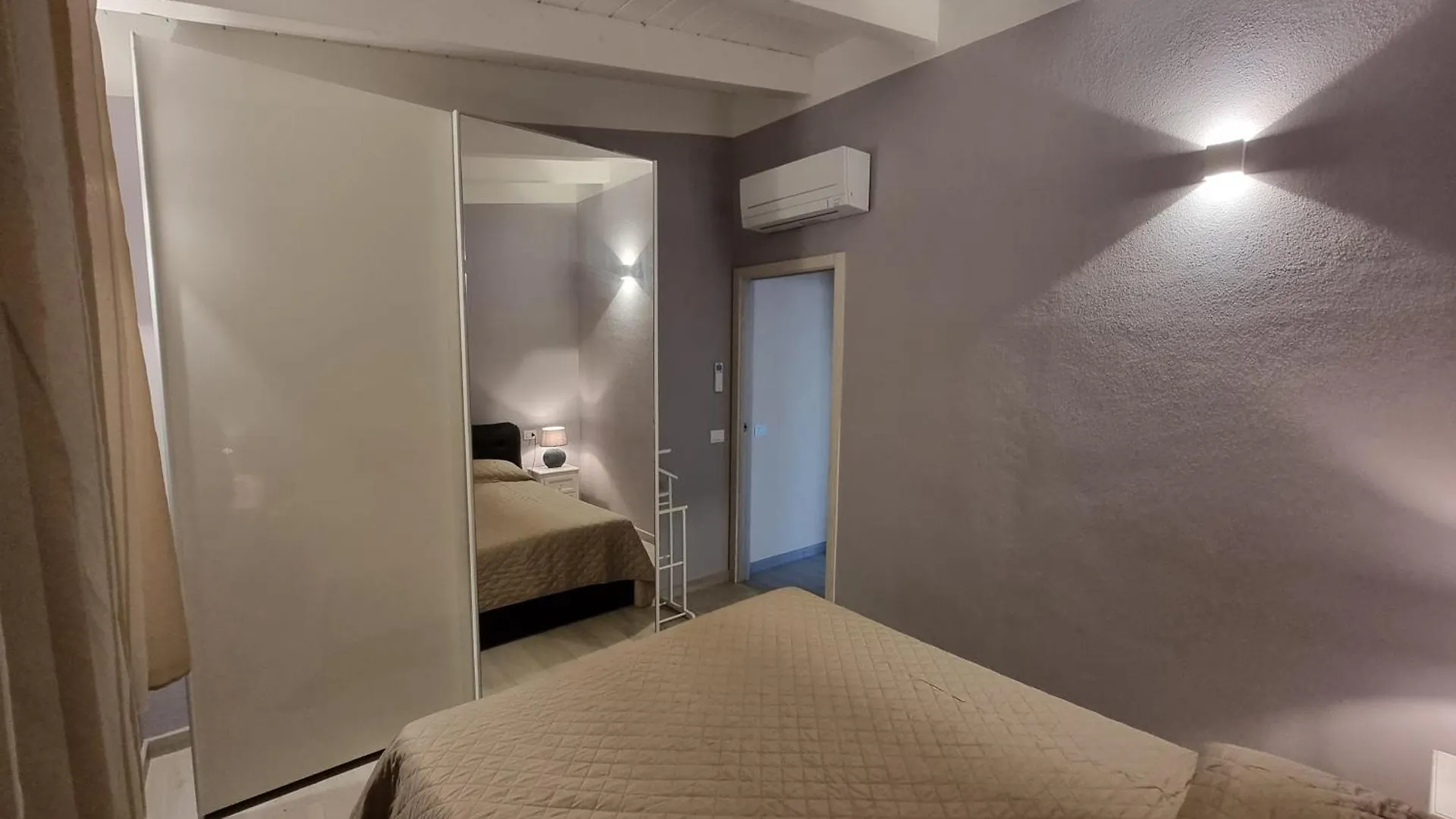 Residence La Marina 罗萨岛 公寓